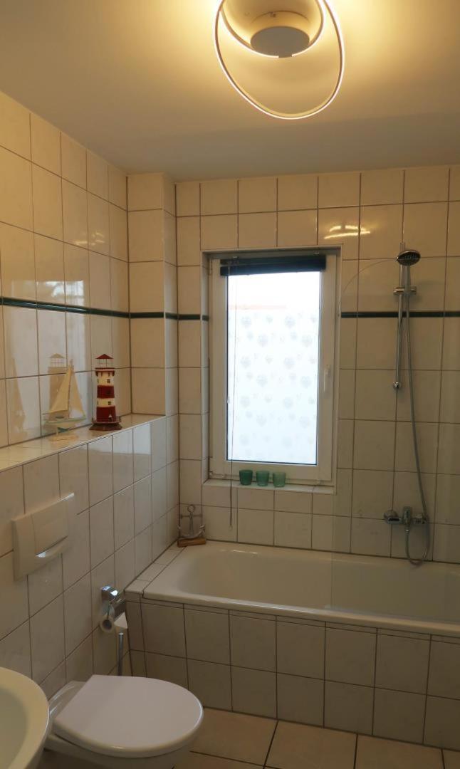 Wohnung 9 Meer-Ruhe Im Haus Stranddistel Komfortable Ferienwohnung Im 1 Og Fuer 4 Personen In Zingst Exteriör bild