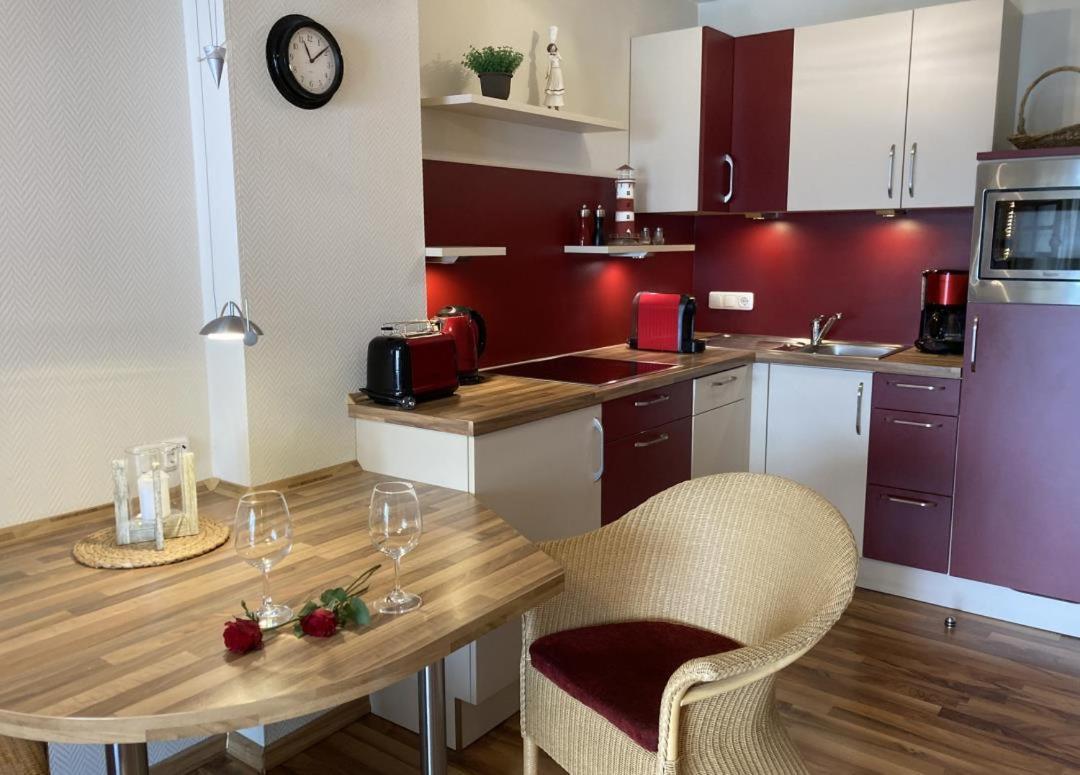 Wohnung 9 Meer-Ruhe Im Haus Stranddistel Komfortable Ferienwohnung Im 1 Og Fuer 4 Personen In Zingst Exteriör bild