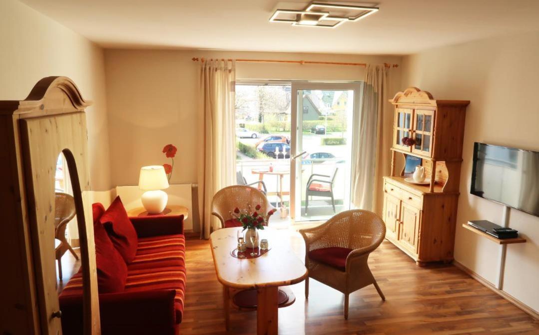 Wohnung 9 Meer-Ruhe Im Haus Stranddistel Komfortable Ferienwohnung Im 1 Og Fuer 4 Personen In Zingst Exteriör bild